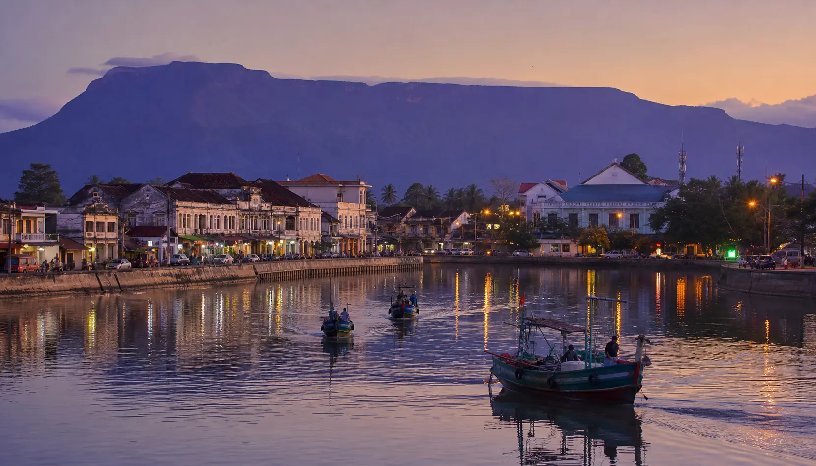 The Kampot river at dusk