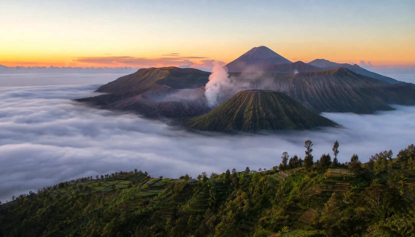 Volcanoes of the archipelago